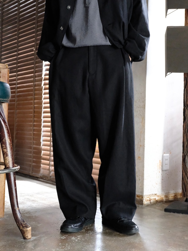 【SOSHIOTSUKI】 SEAMLESS SIDE FOLD WIDE PANTS