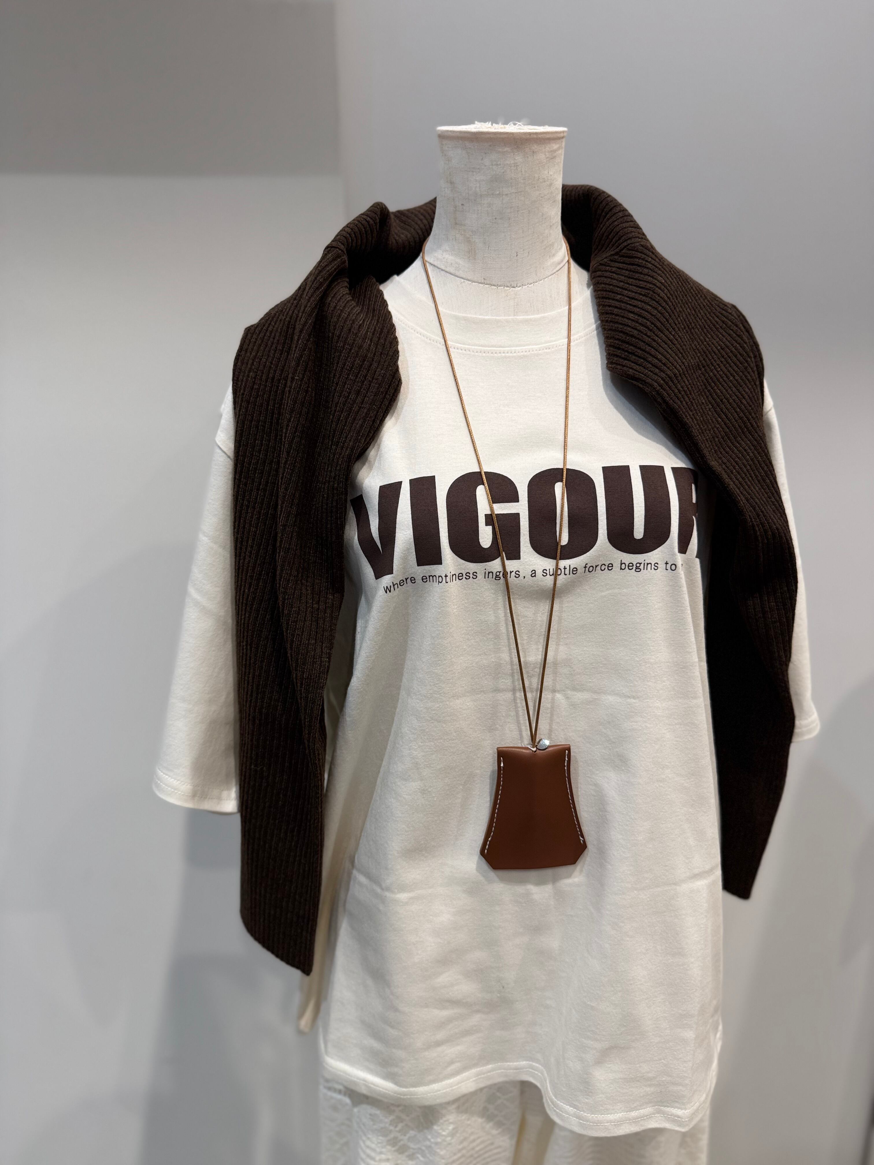 【CHIGNON】"VIGOR"プリントTee 8461-102