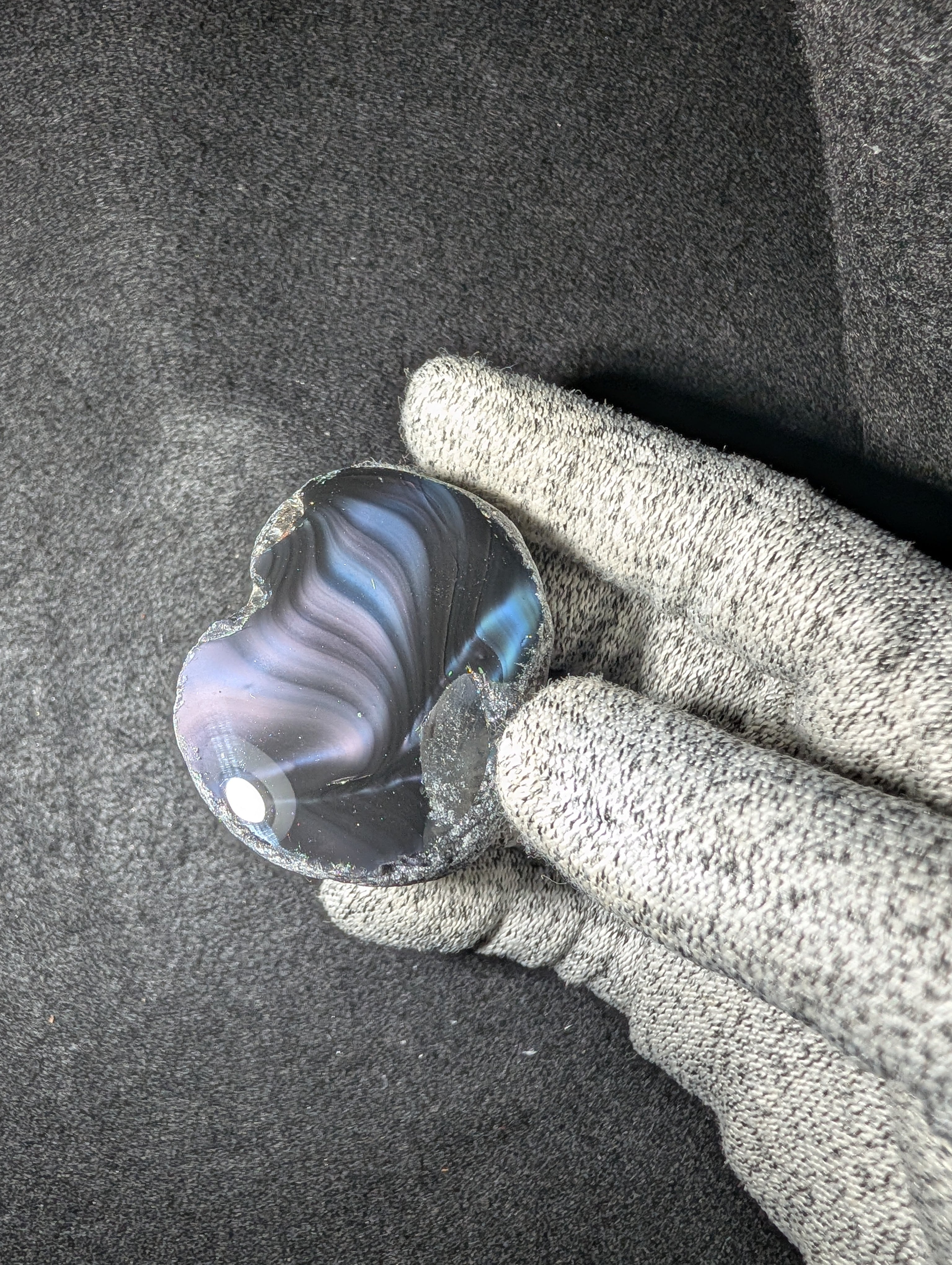 幻想的な揺らぎを閉じ込めた黒曜石 | 玲瓏石工房 - Reiro Stone Studio