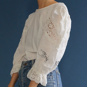 80's Vintage puffy sleeves  Austrian blouse（80年代 アンティーク 古着 レース ブラウス）