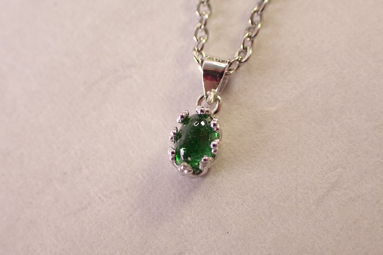 ツァボライトネックレス　0.65ct [D12‐106]