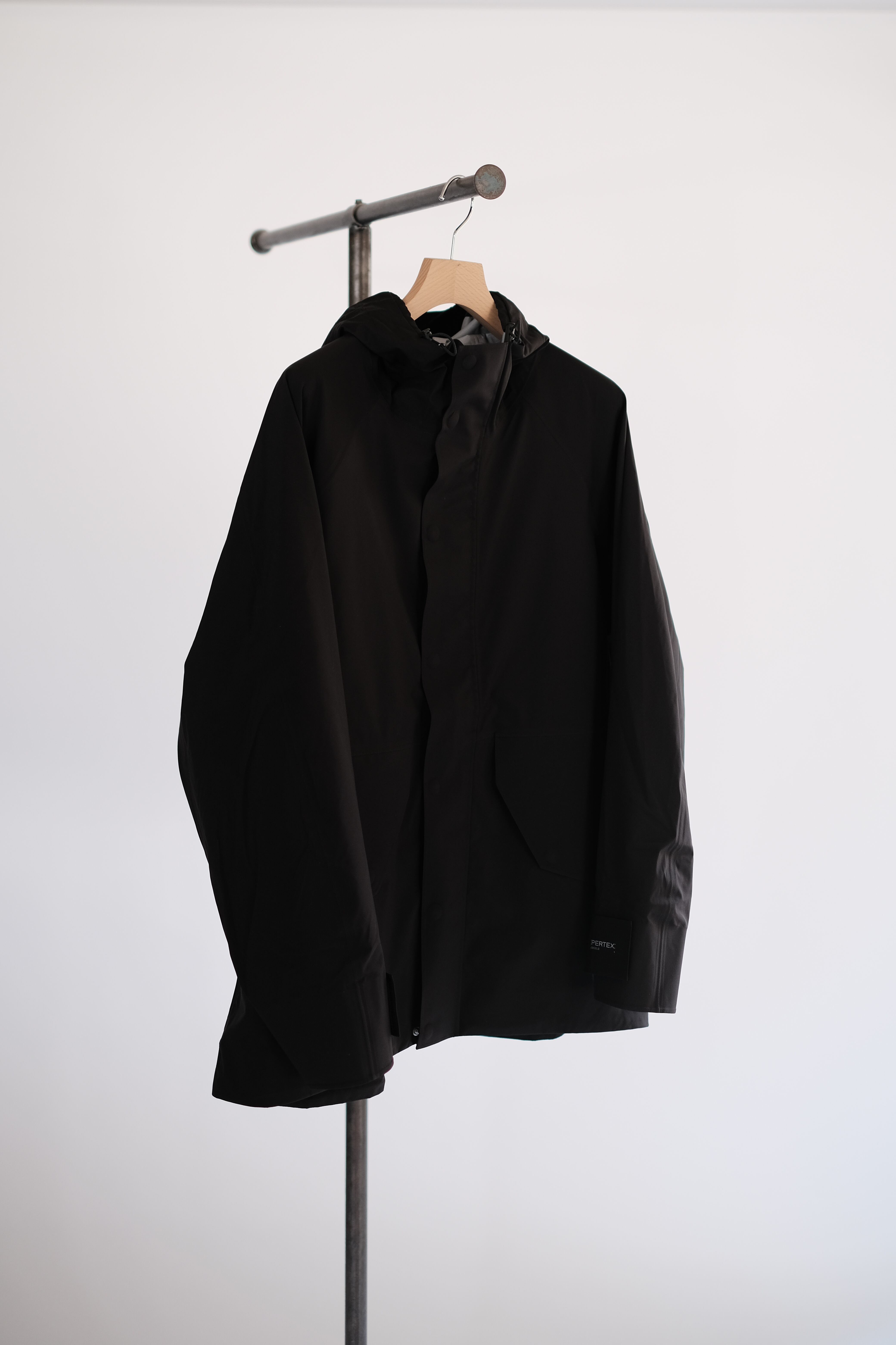 Graphpaper / PERTEX® SHIELD 3L Mountain Parka | LIVING Graphpaper / PERTEX® SHIELD 3L Mountain Parka | LIVING