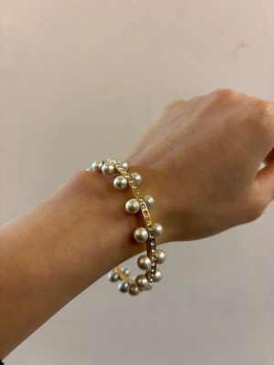 MIUMIU / vintage gold pearl bracelet.