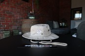NORTH BARRRY クマロゴ／Safari Hat twill