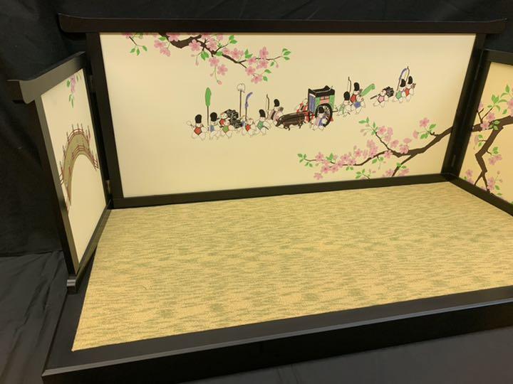 橋、桜、子供　屏風　飾り台　セット　雛人形 飾り台と屏風セット 橋、桜、子供 | 株式会社 山本人形