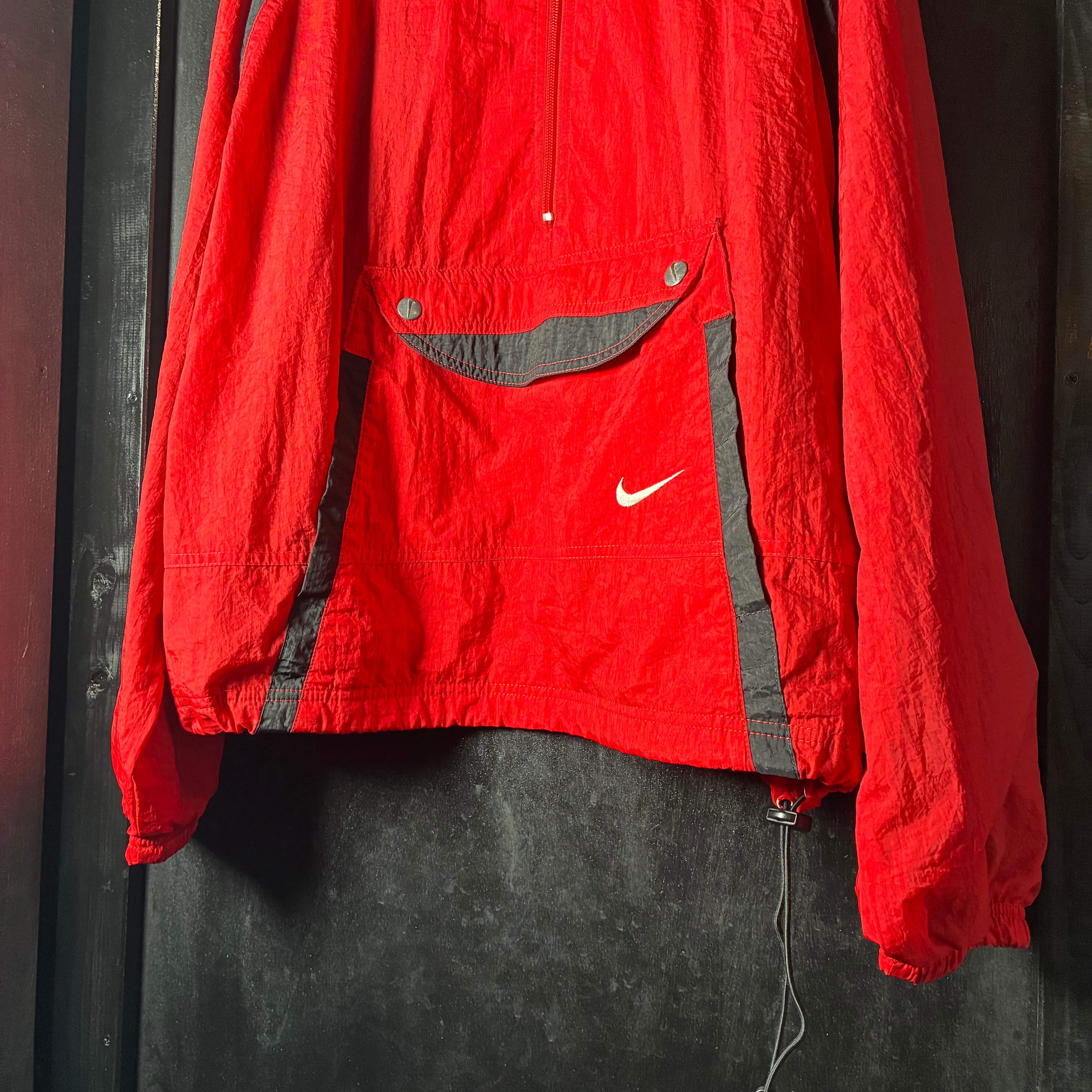 90s NIKE ハーフジップ ナイロンアノラック 赤黒 短丈ドローコード