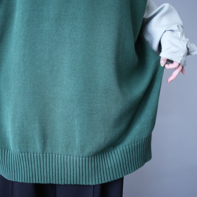 "KING SIZE" deep green over silhouette cotton knit vest