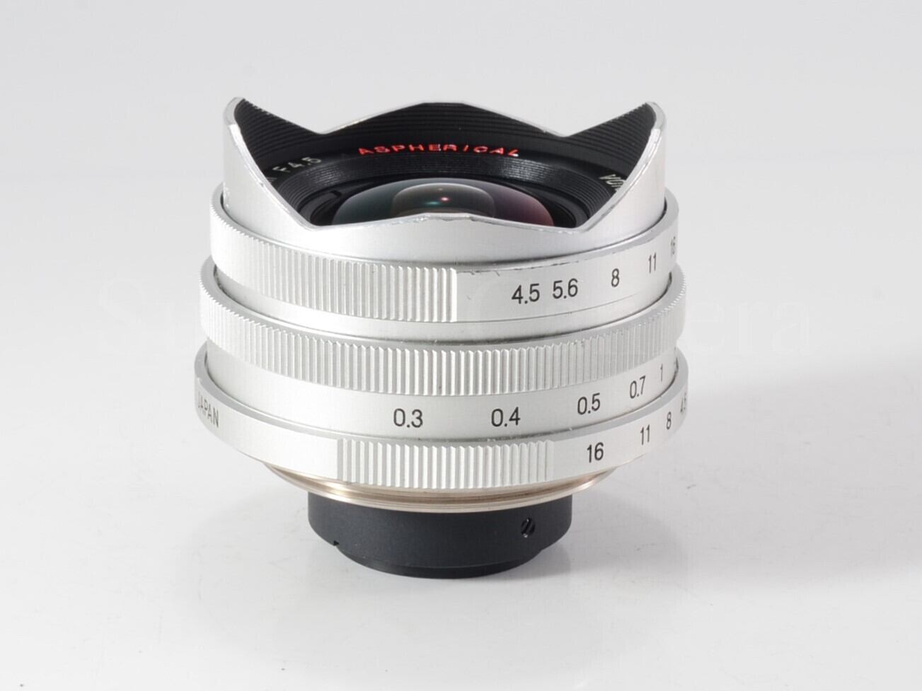 Voigtlander Super wide Heliar 15mm F4.5 ASPHERICAL L39