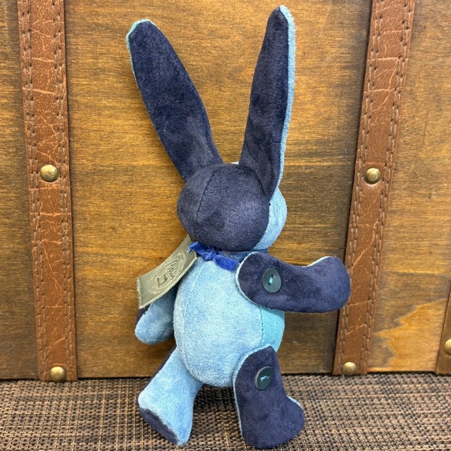 【ピッグスウェード】のベルラビ★マイスターの手作り「ベルズラビット」ブルー系カラフル　写真の1点販売です