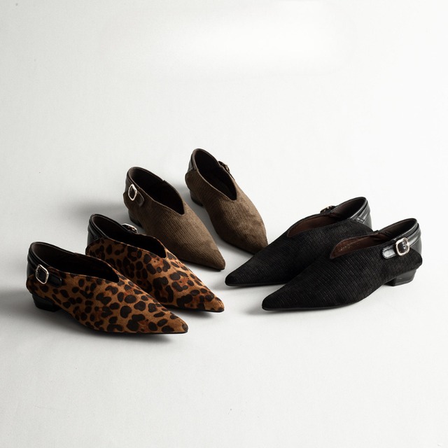 Pointed buckle strap pumps 3 colors　V3082