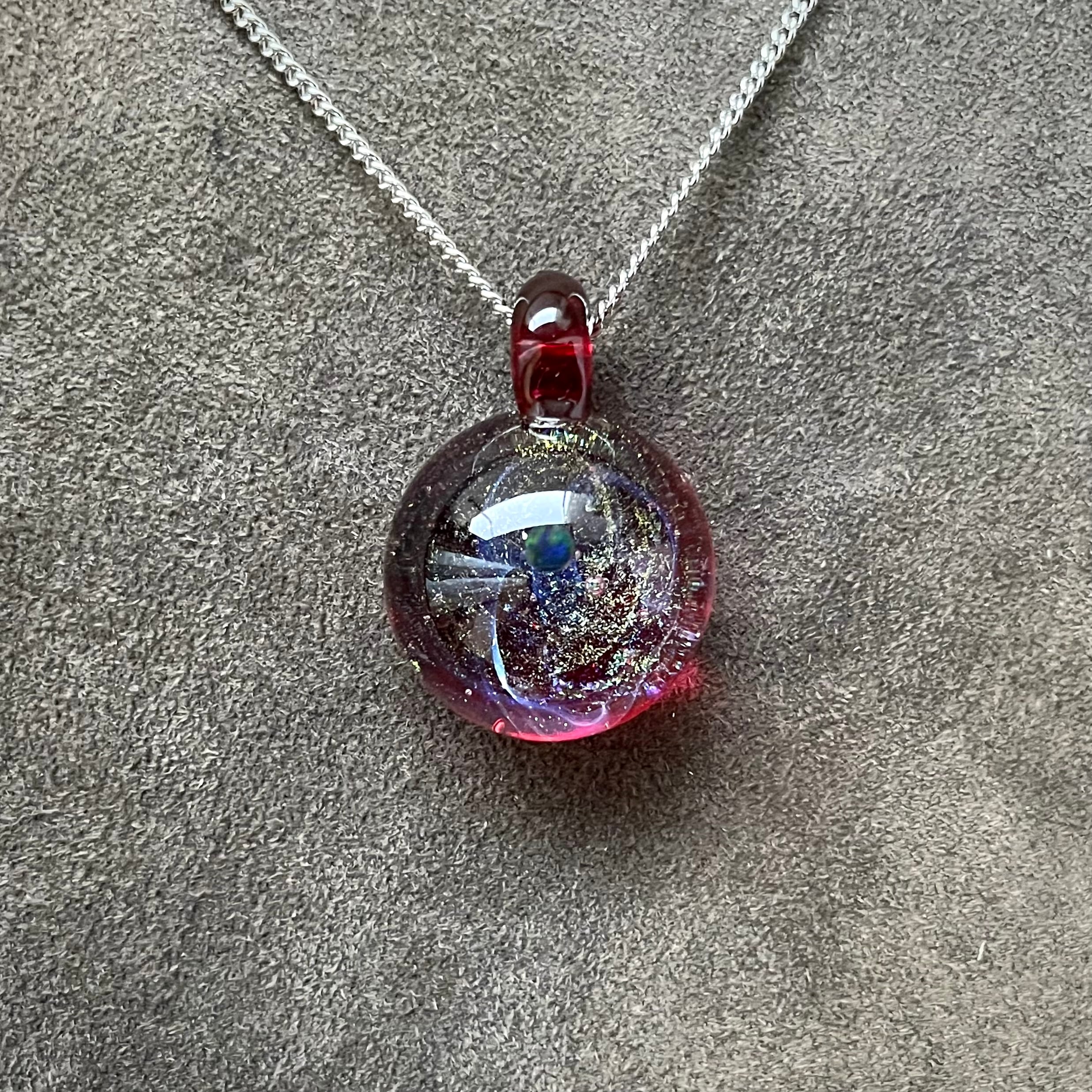 宇宙ガラス　ペンダント　赤 宇宙ガラス ペンダント 赤 【公式通販】