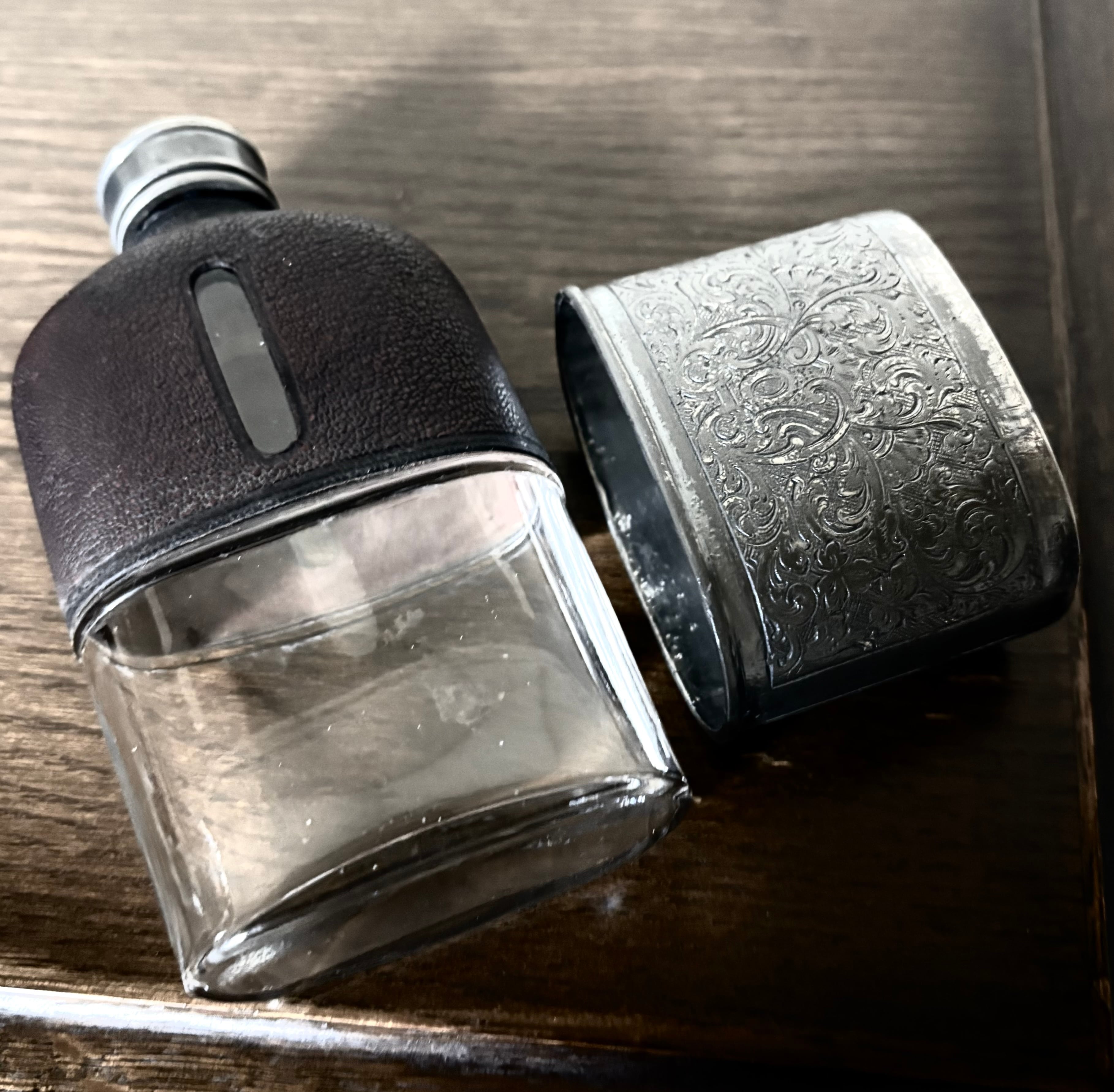 英国アンティーク スキットル 革製 大型195ml ウイスキー ヒップ
