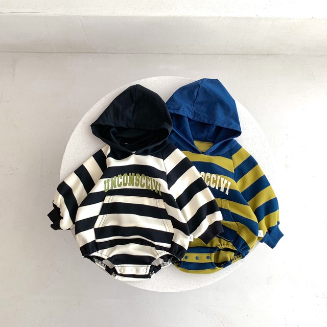 【秋作】フード付きボーダーロンパース