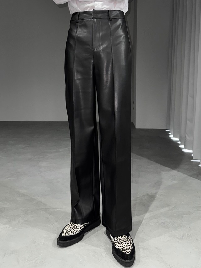 fake leather center seam straight trousers / black