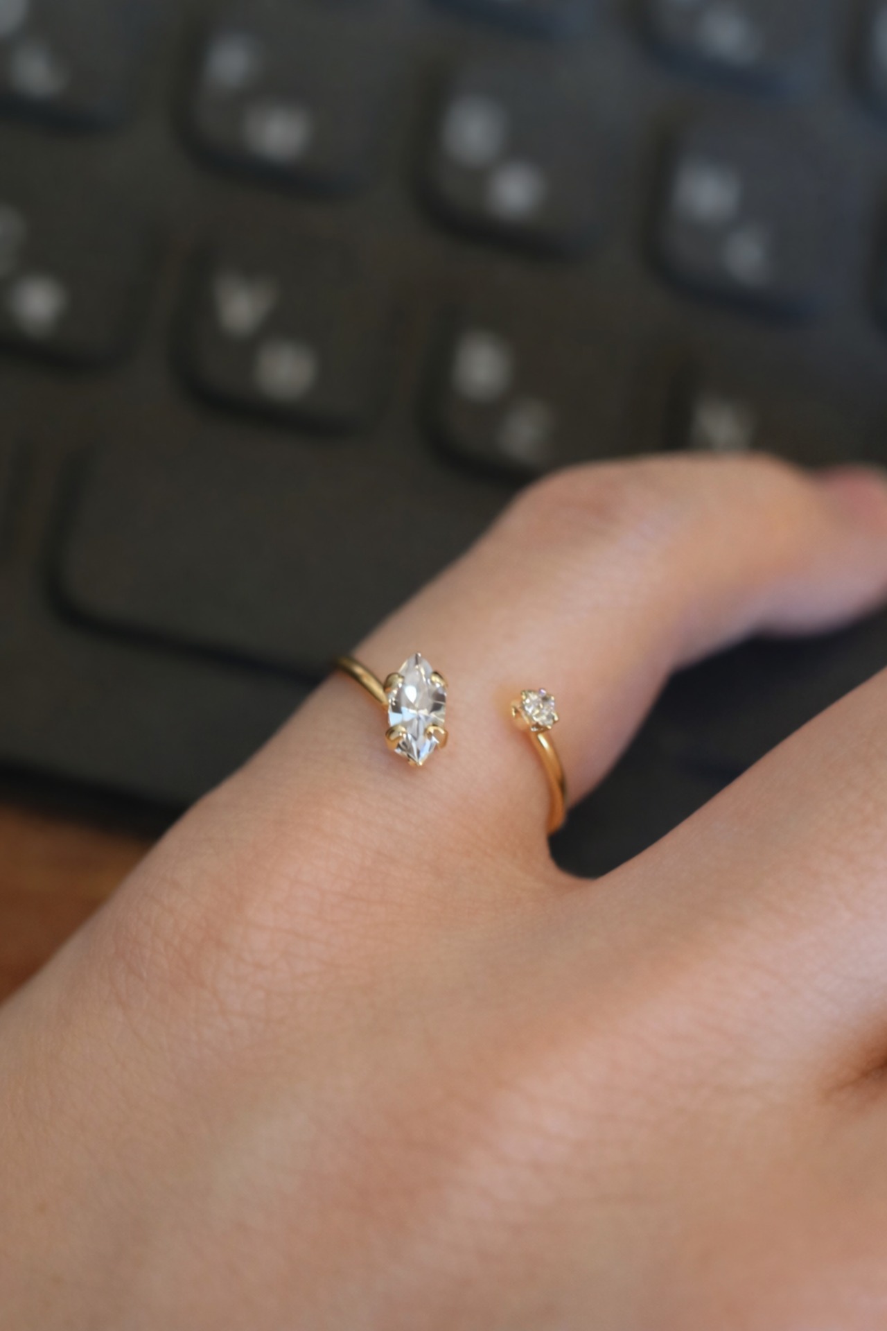 dual whisper pinky ring