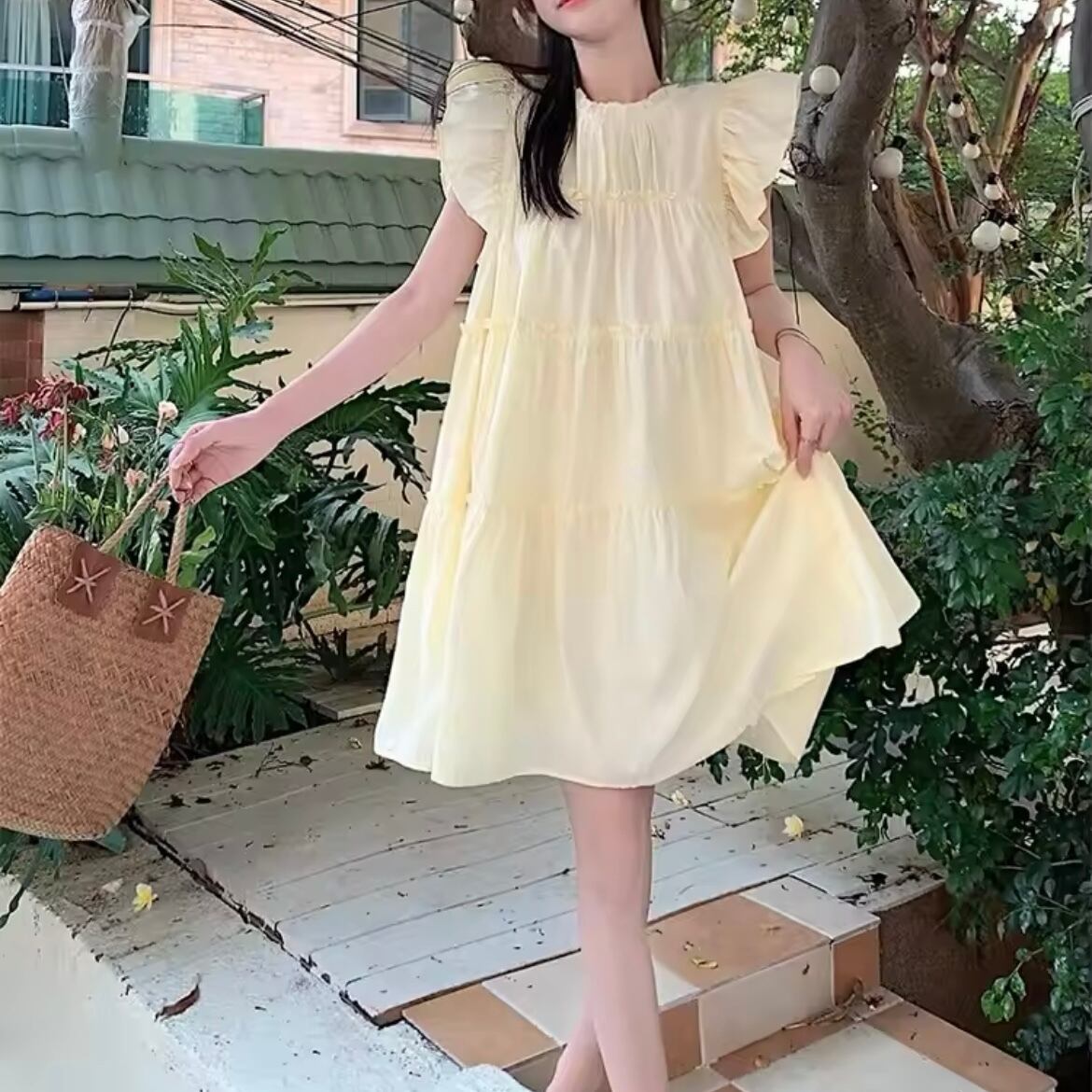 フリルフレンチスリーブティアードワンピース