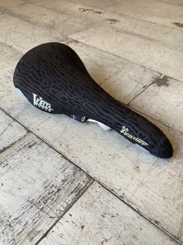 SELLE BASSANO VUELTA EXCALIBUR サドル パーツ