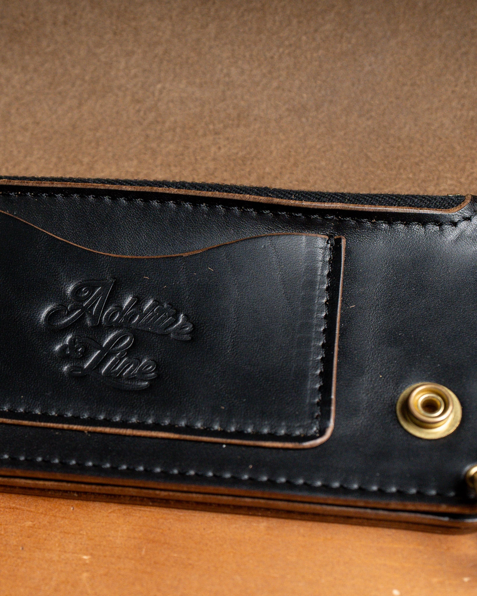 Additive and Line】Tracker Wallet TW-004 Maryam Horse Butt 3層