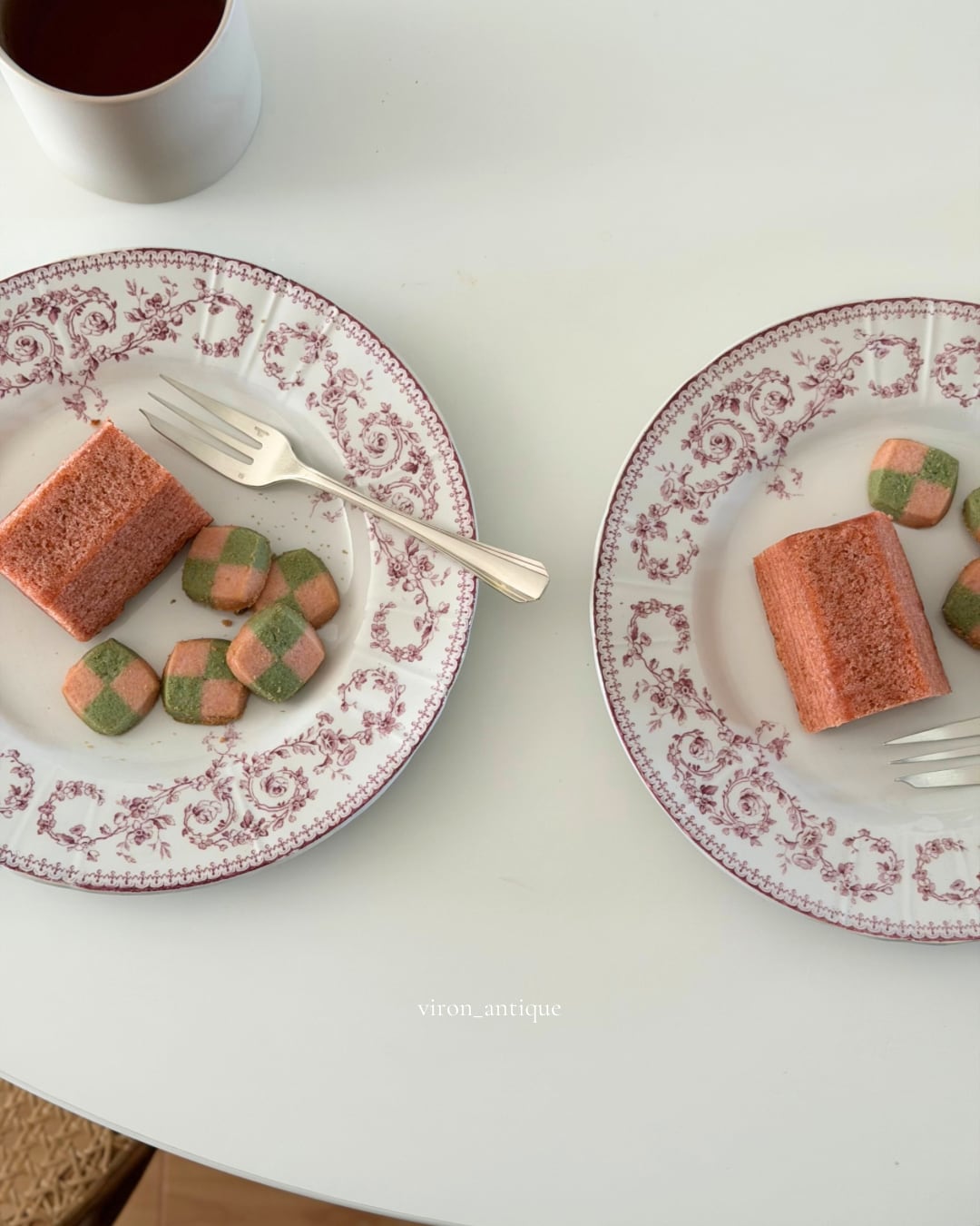 Gien ジアン / “MIRAMAR” pink リースの平皿プレート a