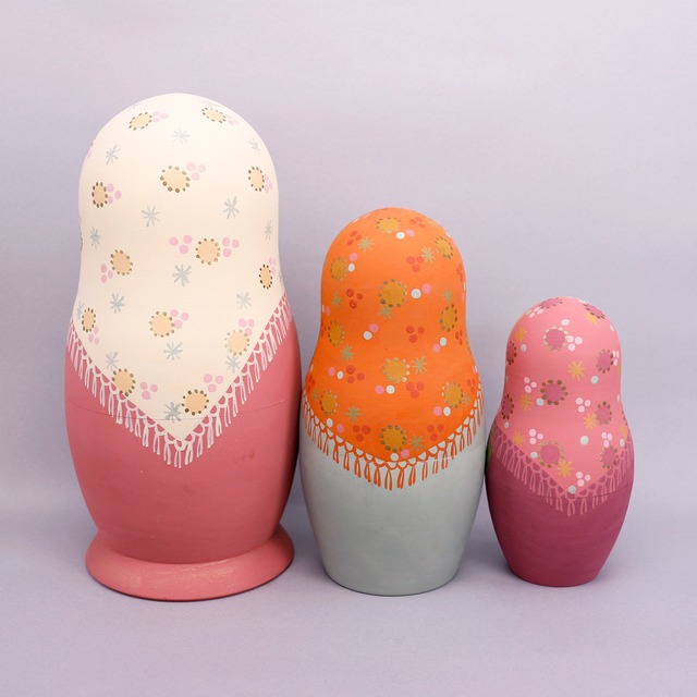 オルガ・ロバノワ作　マトリョーシカ　7個型