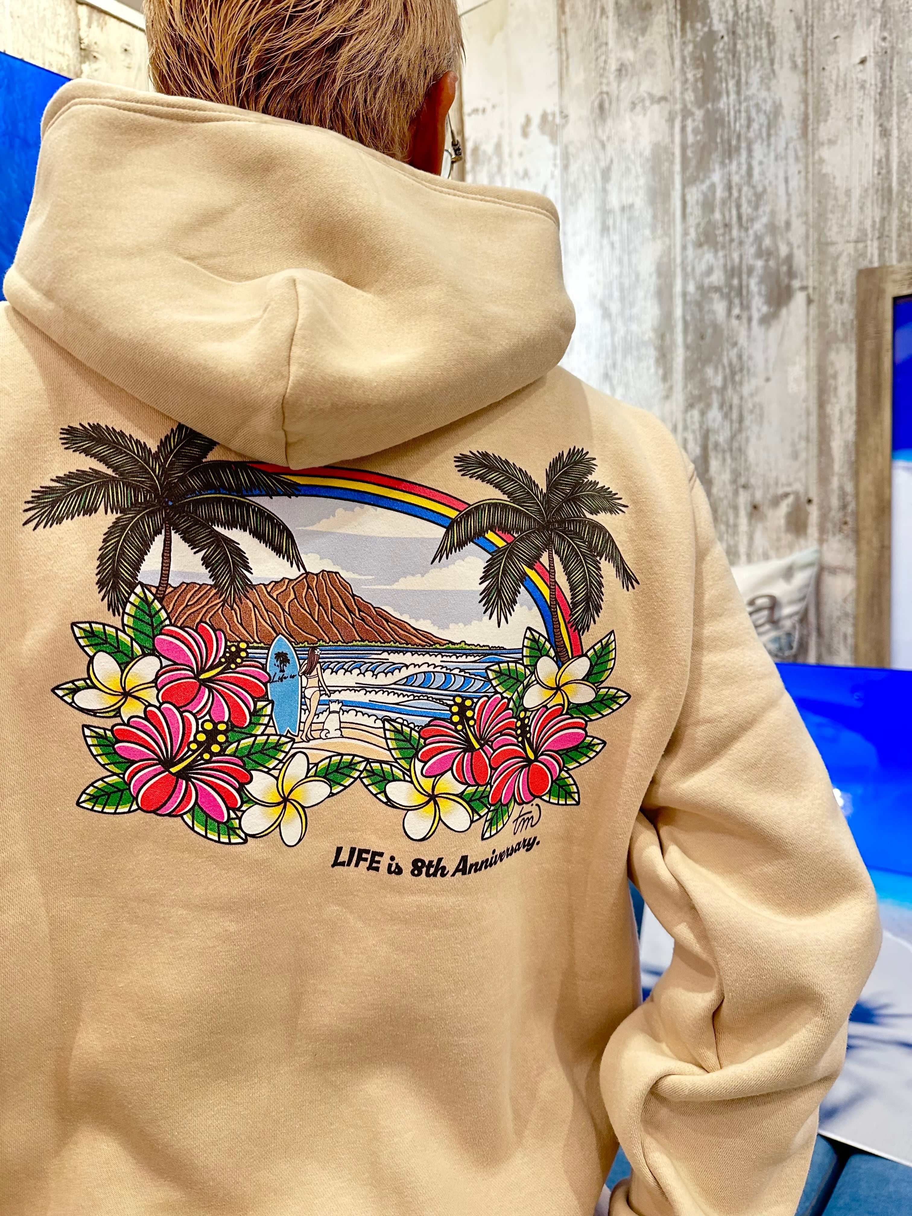 LIFE is × TAMOコラボ フルカラー フーディー ￥11,800(￥12,980)