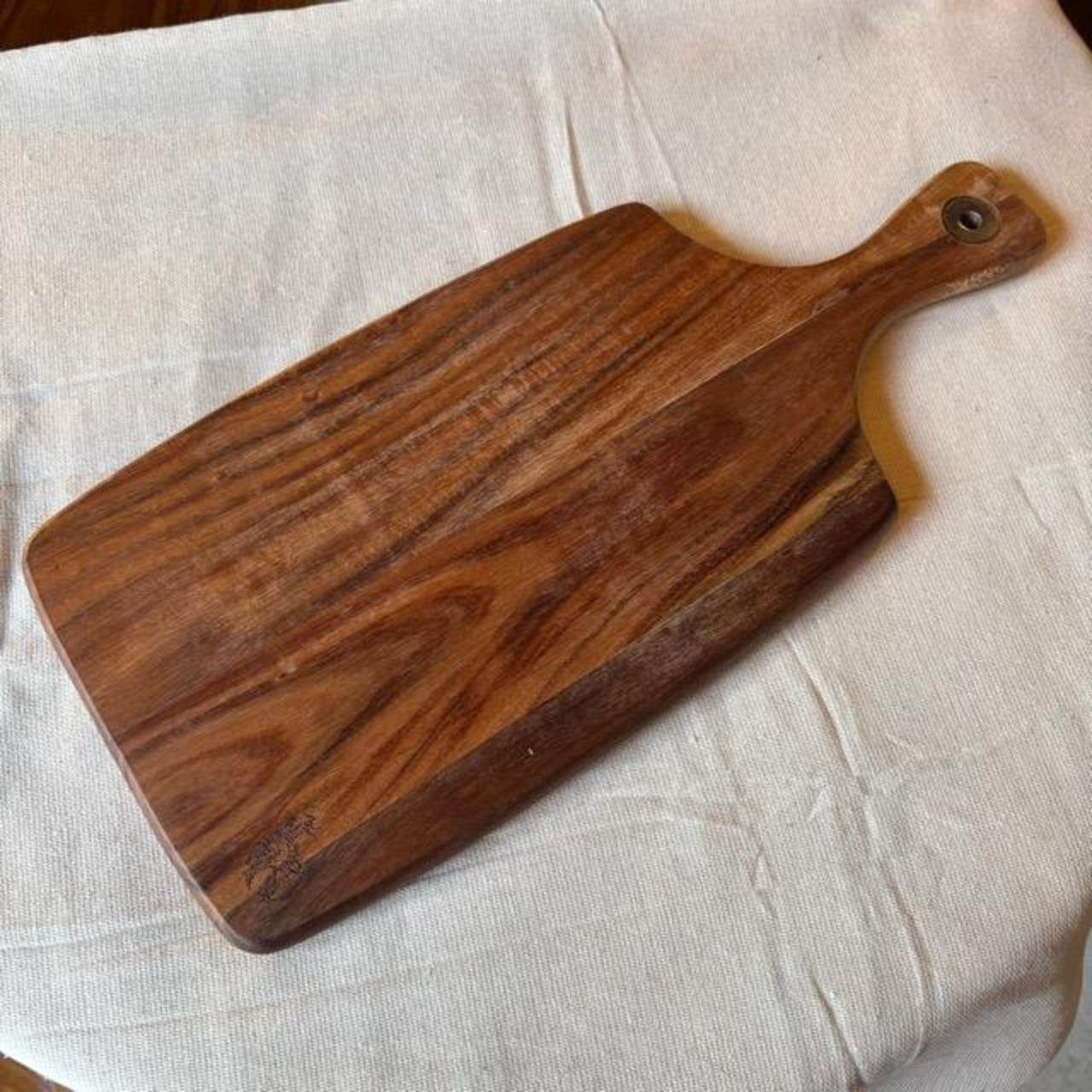 China Acacia wood cutting board Size:S　中国 アカシアウッドカッティングボード Sサイズ 木製 まな板 天然木