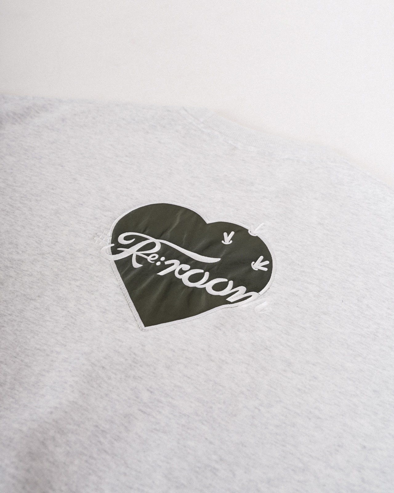 【#Re:room】Rrm HEART EMBROIDERY BIG TRAINER［REC874］