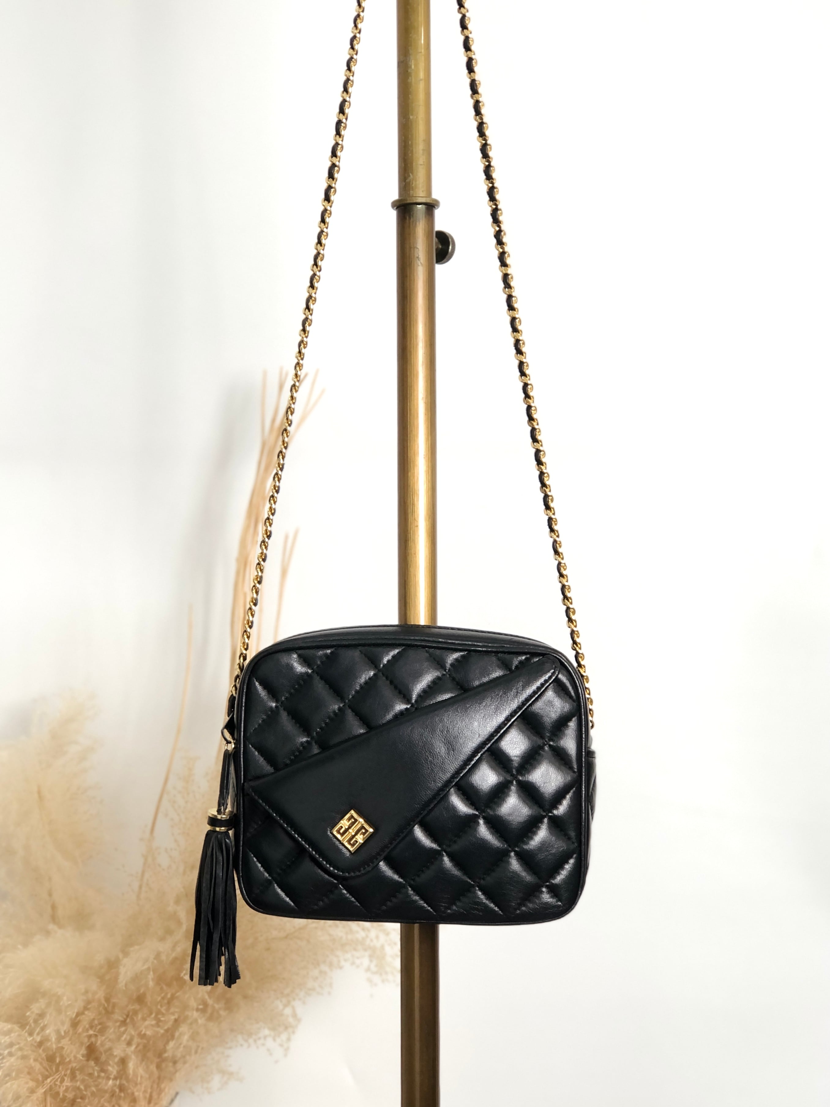 GIVENCHY ジバンシィ ショルダーバッグ ブラック キルティング タッセル チェーンショルダー vintage ヴィンテージ オールド sgwgmf