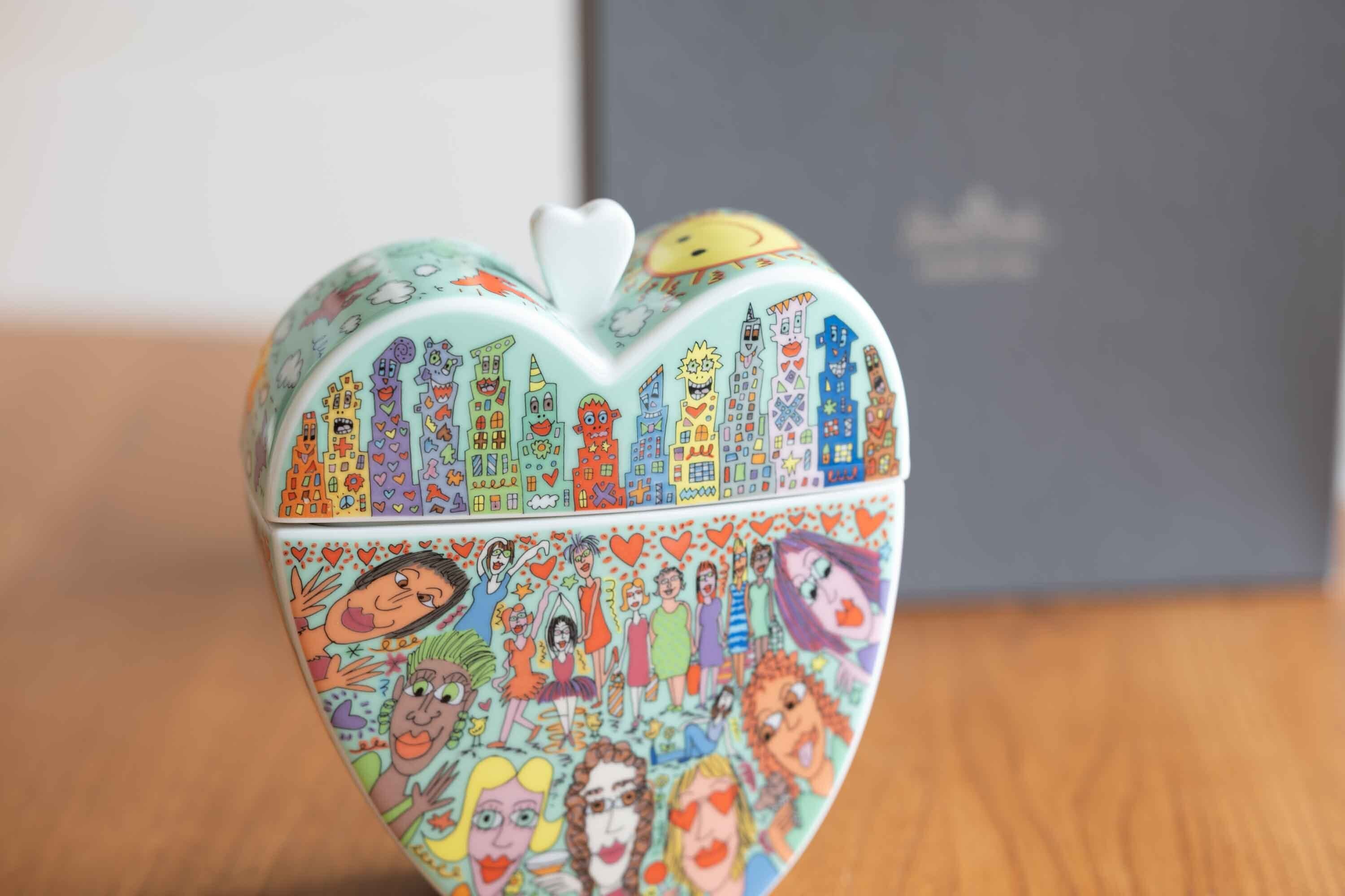 James Rizzi ジェームス・リジィ デザイン- BIG APPLE GIRLS - 2002年