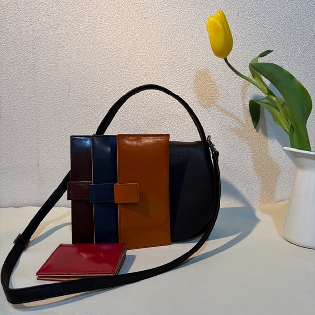 B.stuff　ショルダー付きハンドバッグ