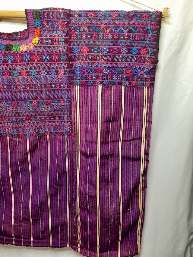 民族衣装ウイピル（縦縞の紫×花柄）（グアテマラ）