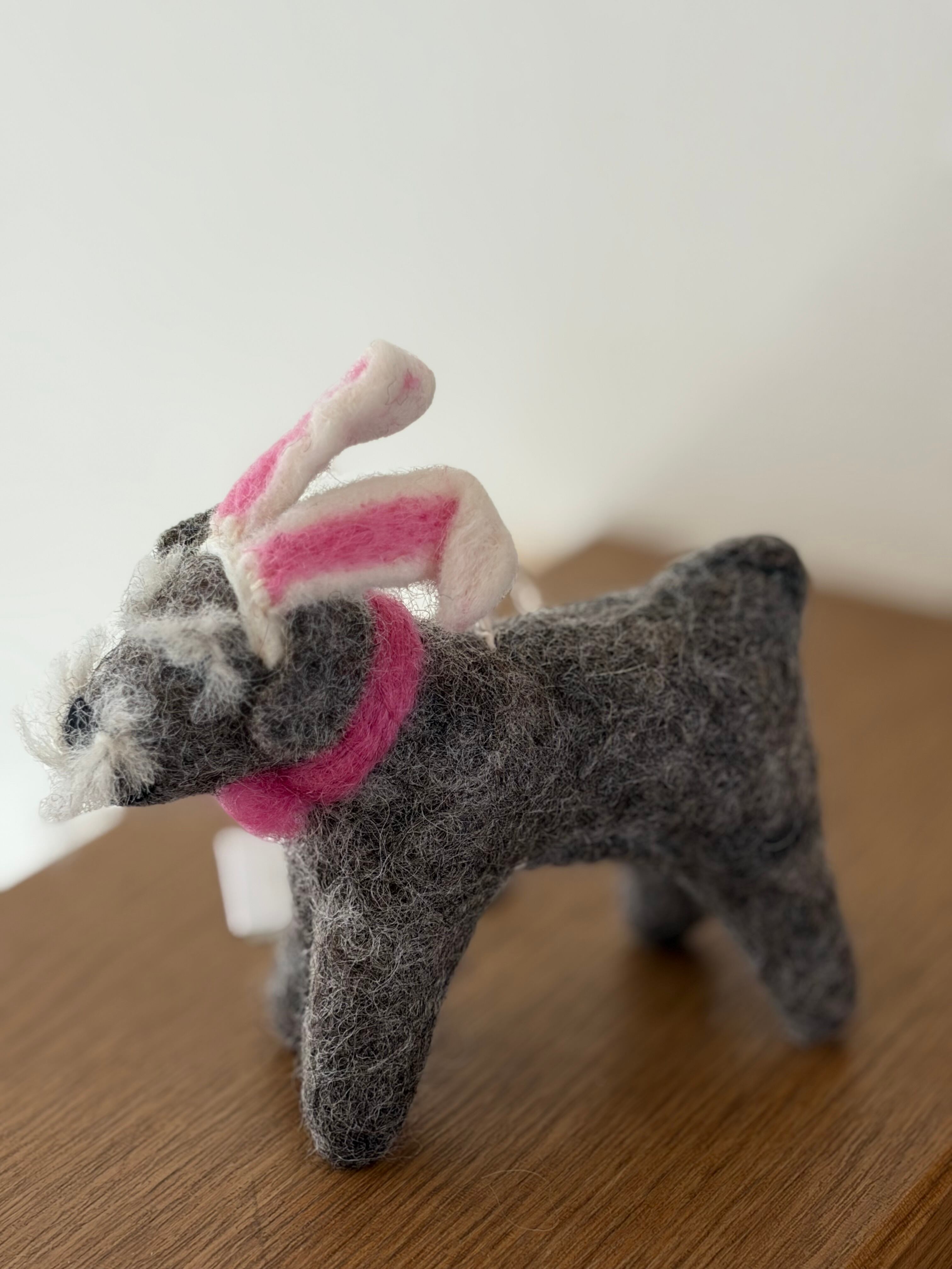 UK直輸入フエルトデコレーション うさぎの耳のシュナウザー