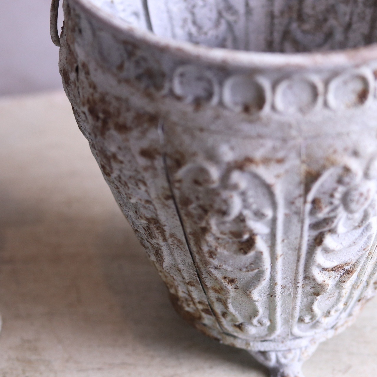 ブリキ植木鉢　アンティークポットA  Mo　アンティーク調　シャビーシック　オシャレ　JG63