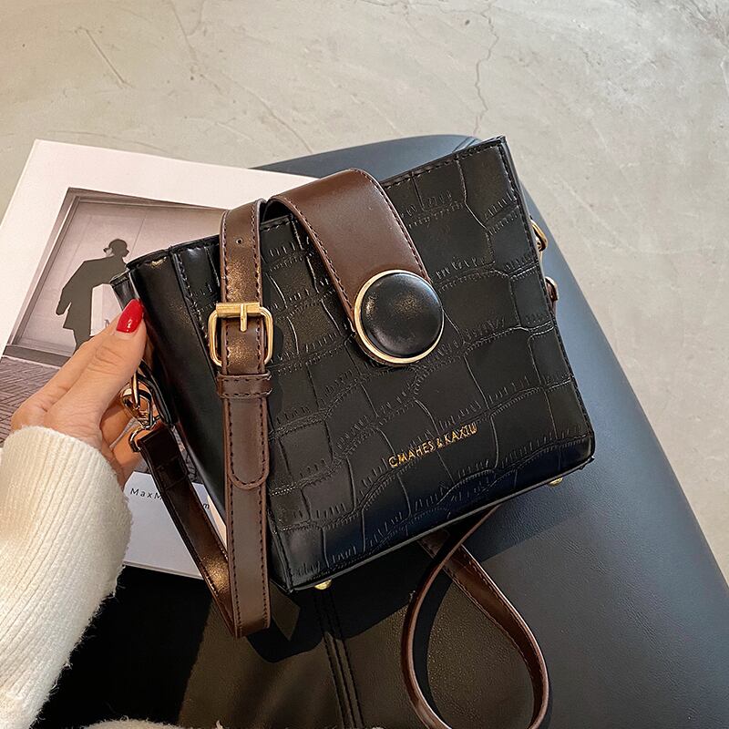 秋冬レトロスモールバッグレディースバッグ2020新しい流行のファッションワイルドインシングルショルダーメッセンジャーバッグネットレッドバケットバッグ Tiancai_Wing_Bag80220879686