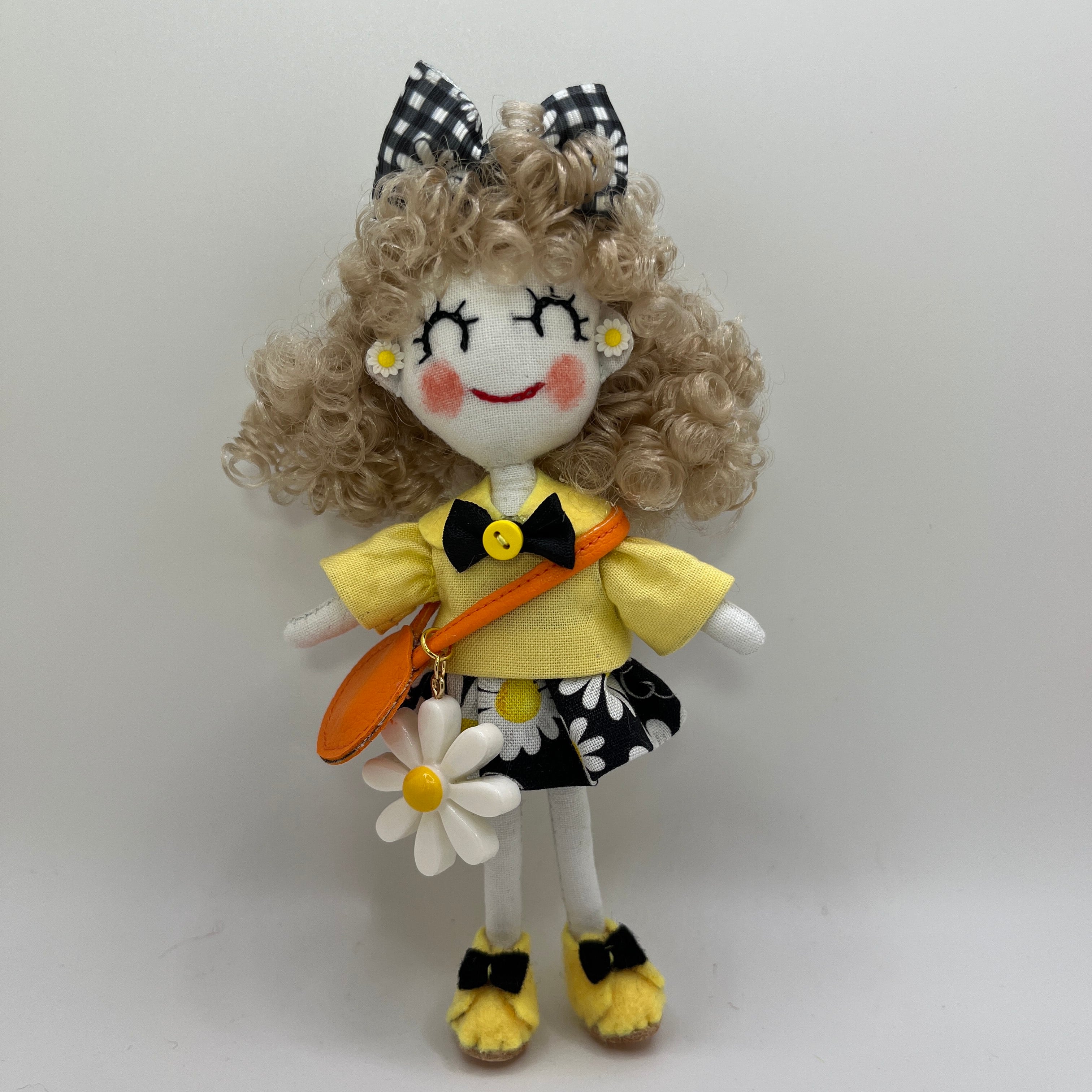 Akubi様ハンドメイド ドールチャーム バッグチャーム お人形 ハンドメイドドールチャーム バックチャーム お人形 | Pay ID