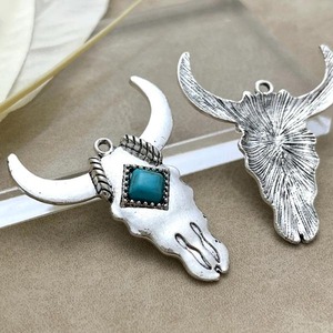 バッファロースクエアターコイズ付きチャーム/アンティーク/ボヘミアン/エスニック/ネイティブ