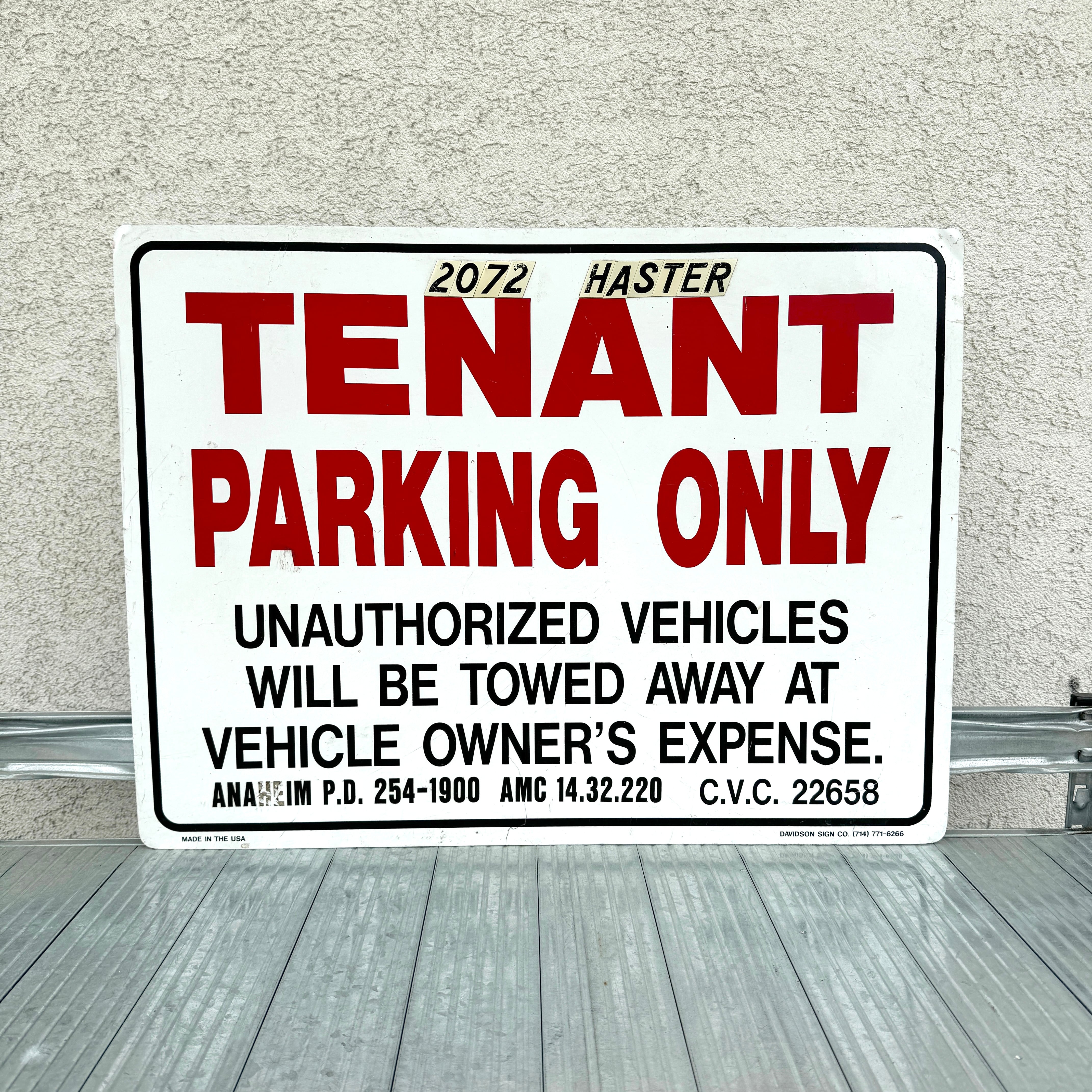 Vintage Sign 「TENANT PARKING ONLY」