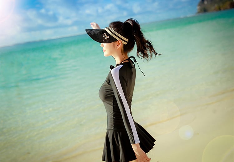 【最終値下げ】Dior 水着 ワンピーススイムウェア 最終値下げ】Dior 水着 ワンピーススイムウェア DIOR☆》ワンピース