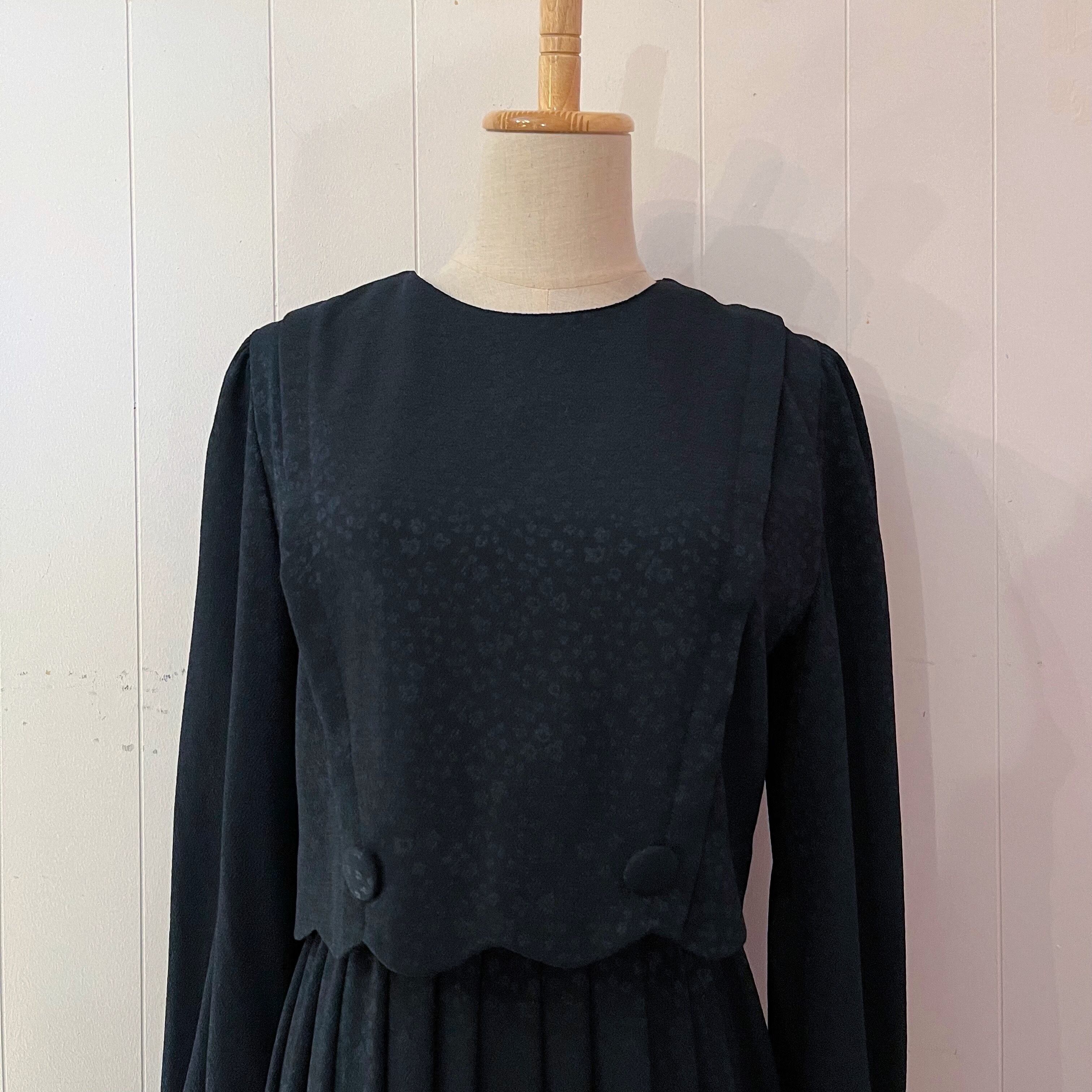 black mini flower separate one-piece