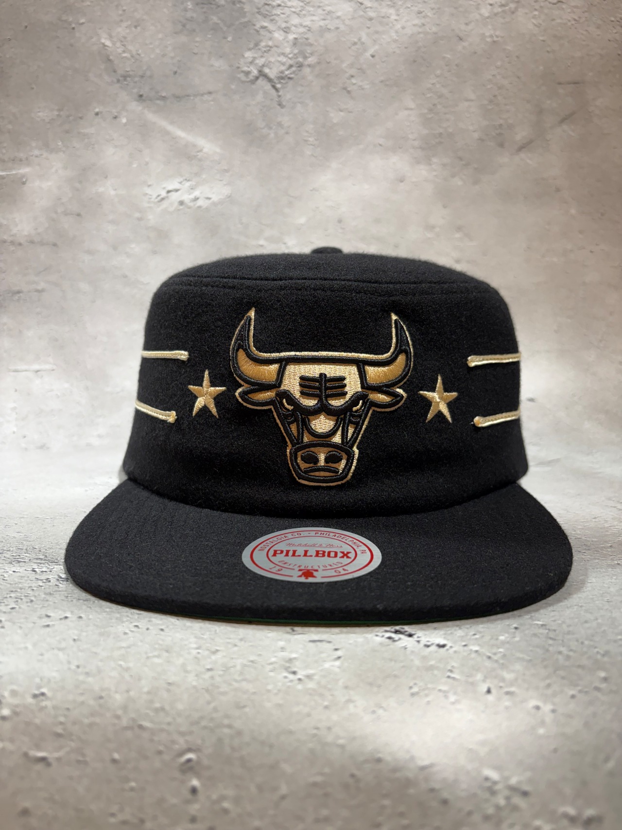 Mitchell＆Ness/ミッチェルアンドネス NBA シカゴ・ブルズ Retro Roots  ピルボックス キャップ ブラック