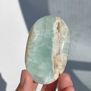 カリビアンブルーカルサイト パームストーン84◇Caribbian Blue Calcite◇天然石・鉱物・パワーストーン