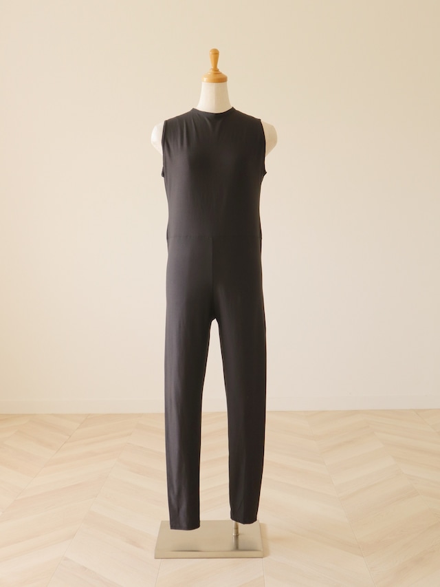 ●sleeveless jersey jumpsuit