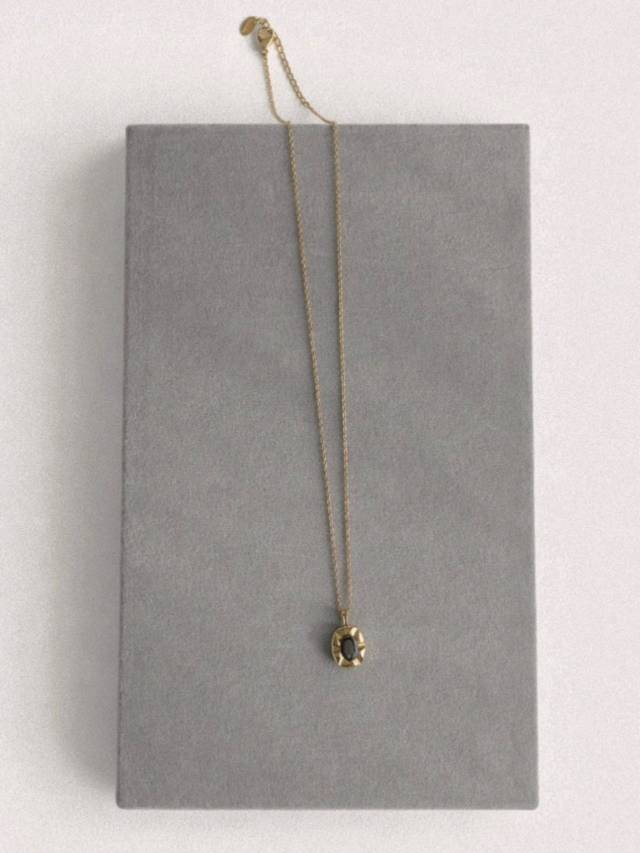 LERA NECKLACE
