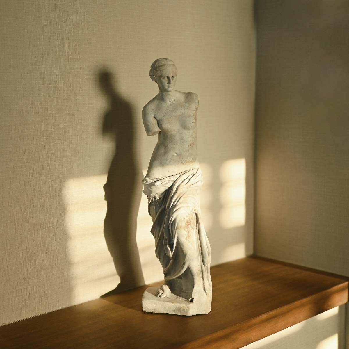 ストーン・ミロ ミニスタチュー｜オブジェ 置物 アンティーク加工 石膏