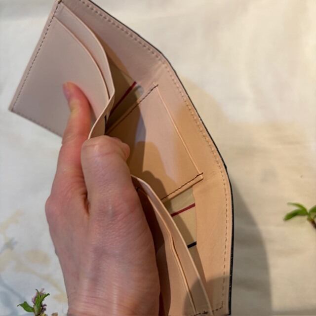 B.stuff 限定・新型 三つ折りコンパクトお財布(ハーバー)