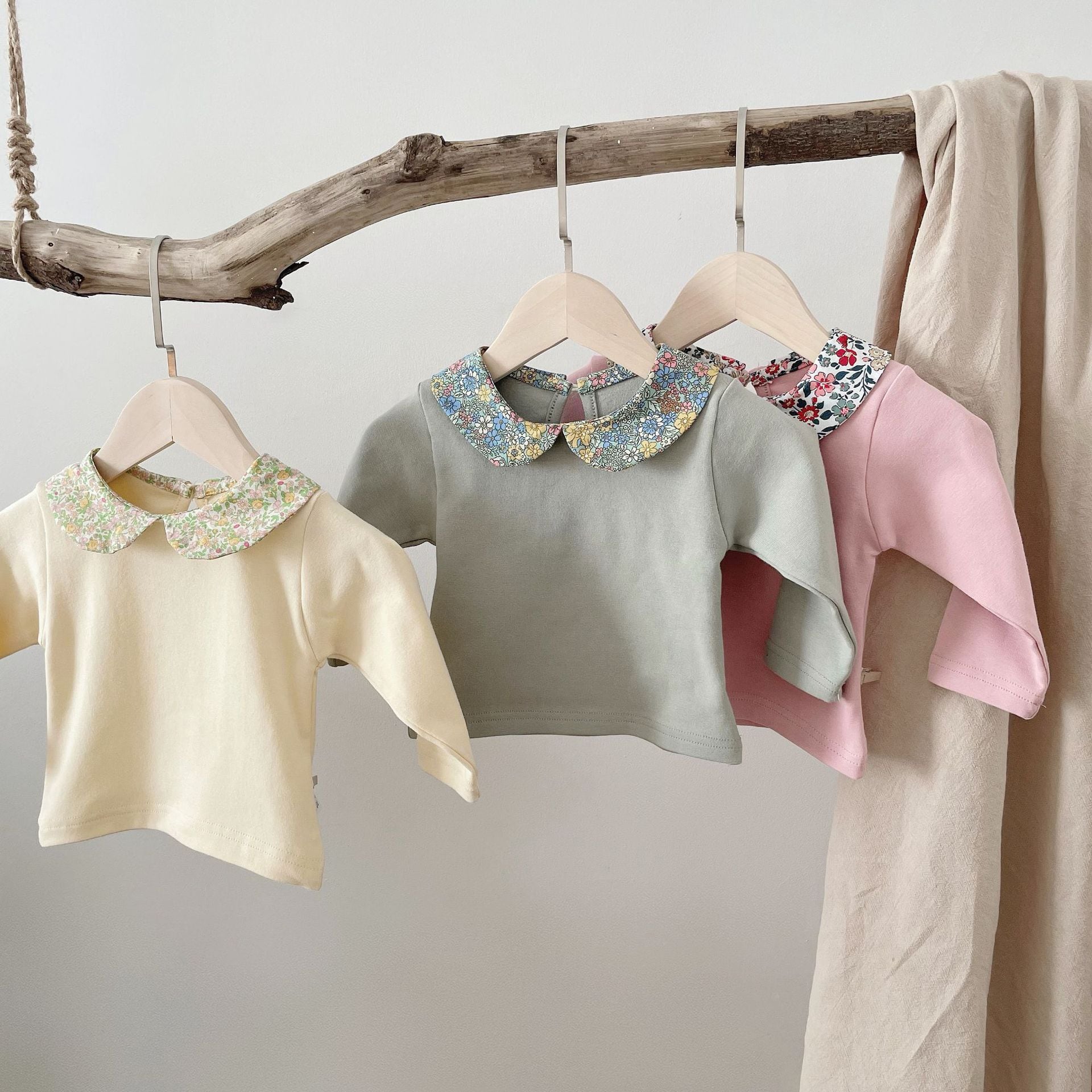 【BABY】カラフル花襟Tシャツ