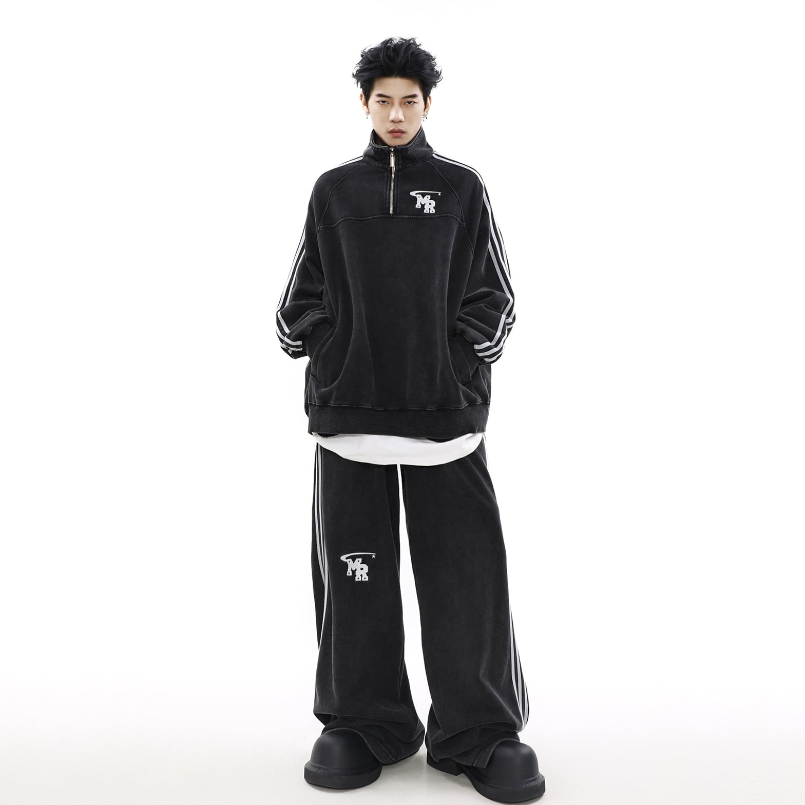 MRNEARLYサイドラインワイドスウェットパンツ | mblueshop MRNEARLYサイドラインワイドスウェットパンツ | mblueshop