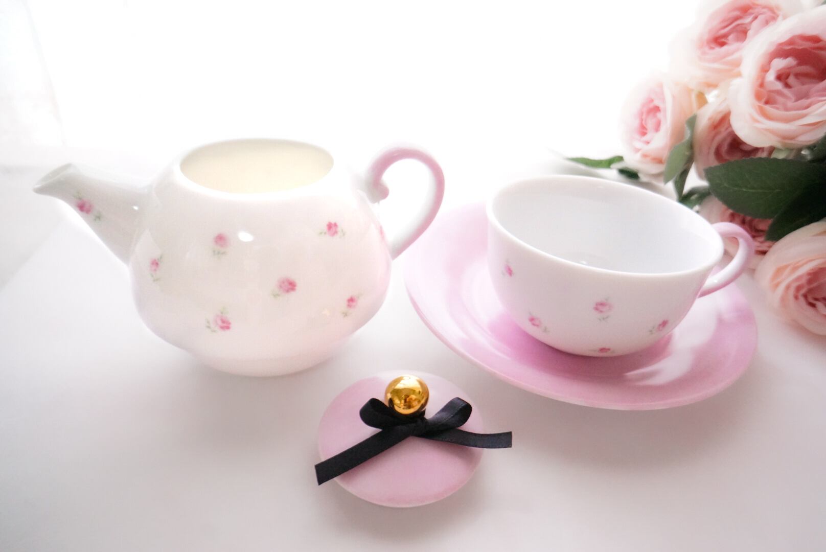 vintage pot ୨୧ * ピンク色バラの 小さなコーヒーポット（小さなバラ 
