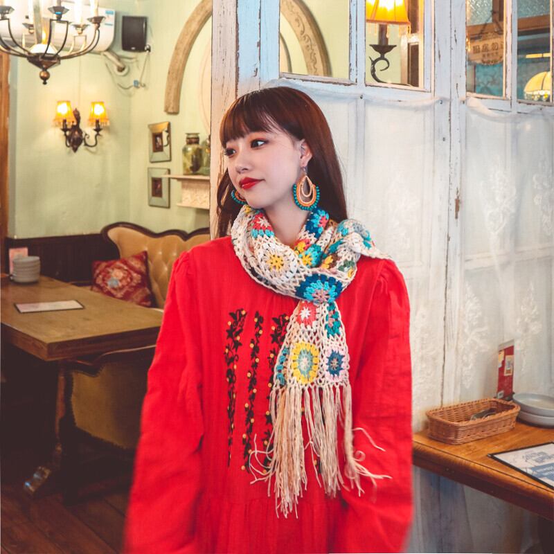 Enmeijiaエスニックスタイルの手作り綿糸かぎ針編みの長方形ユニバーサルマルチカラー中空暖かいよだれかけフリンジスカーフ 延命家ファッション67685979649