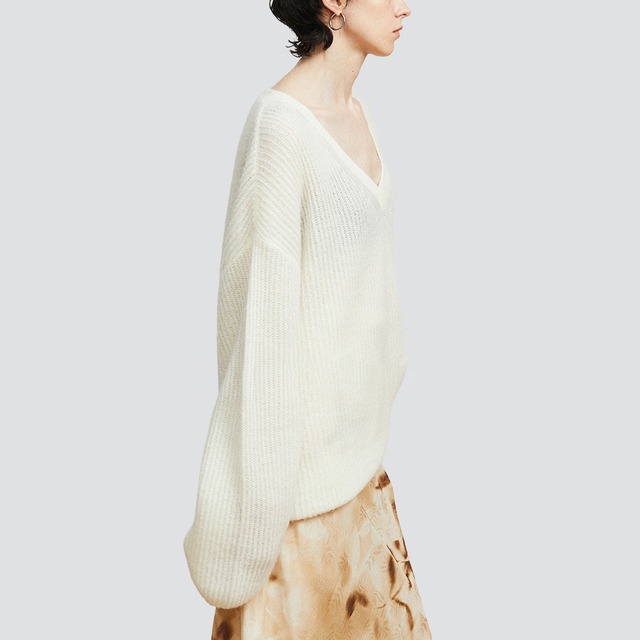 Loose fit oversized v-neck knit A00137